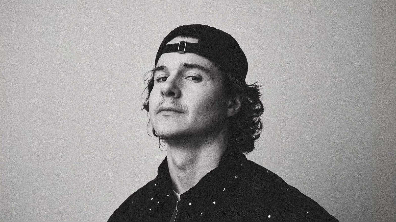 LUKAS GRAHAM | Vinyl Room Upgrade - 21.1.2027